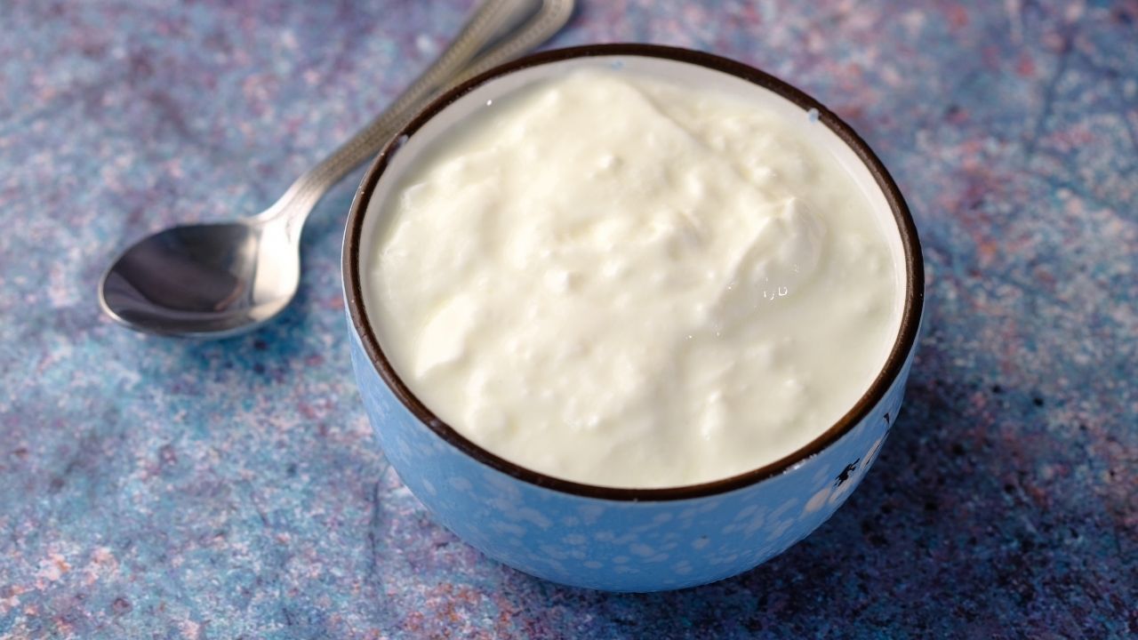 11Health Benefits of eating curd